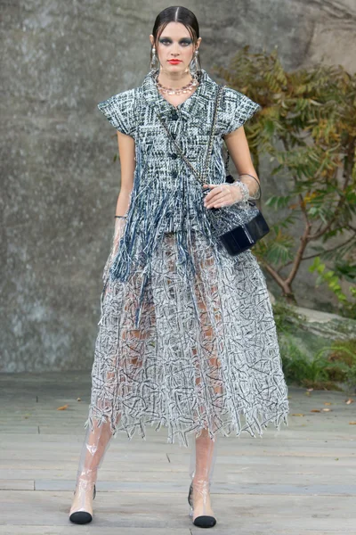 Look 15